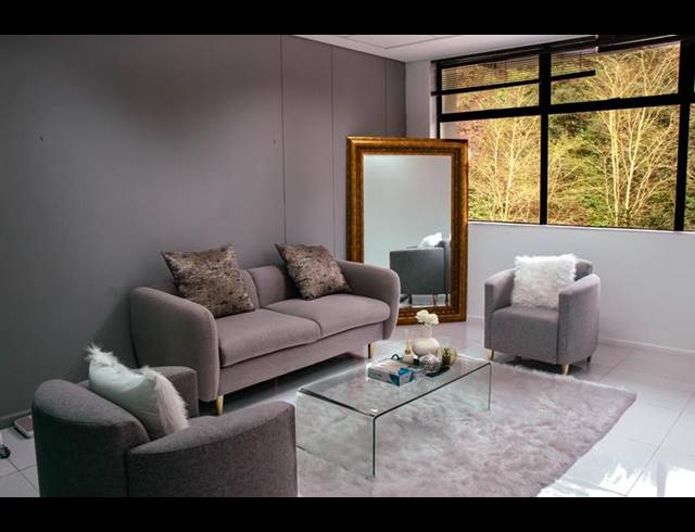 OFFICE FOR SALE IN CASCADES